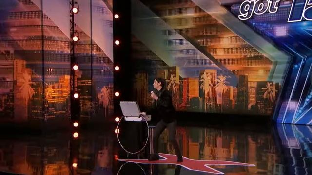 El Mago Mas Chistoso Del Mundo 😂😂 (GOT TALENT) смотреть онлайн