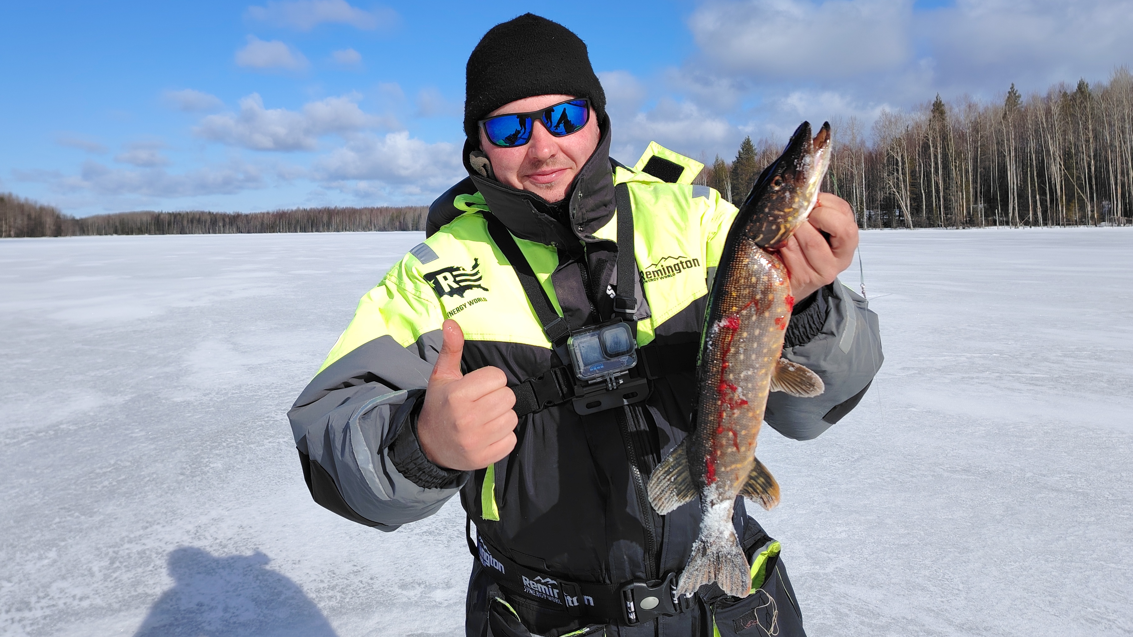 07-04-2025 Рыбалка на озере. смотреть онлайн