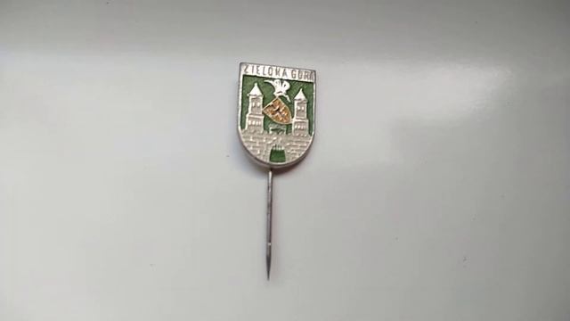 Фрачный значок Зелёна Гора смотреть онлайн
