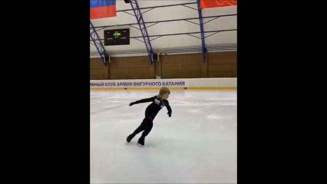 Саша Плющенко (7лет) двойные прыжки : 2 Lo, 2S, 2Lz , июнь 2020 смотреть онлайн