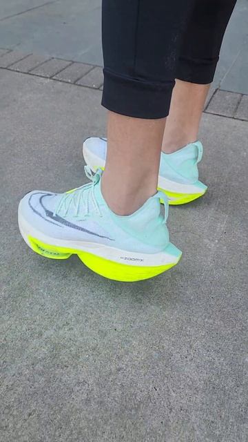 Burundun para 🇨🇺 y el 🌎 entrenando con las Zapatillas Nike Air ZooM Alphafly Next%2 #schorts #nike смотреть онлайн