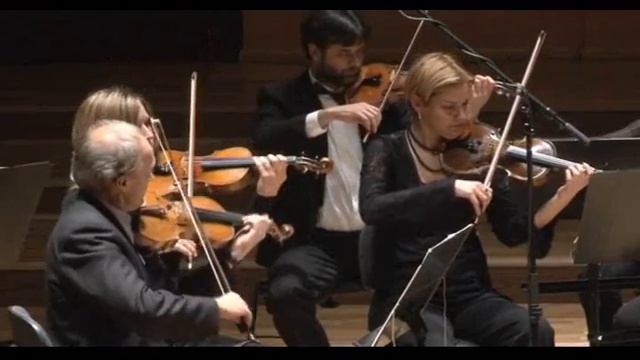 Britten : Simple Symphony III. Sentimental Sarabande смотреть онлайн