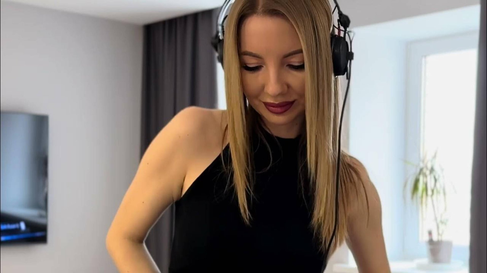 MILANA | Live DJ Set [Melodic Techno & Progressive House] смотреть онлайн