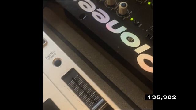 Danilo Sinfrônio DJ - Work (Victor Lou) смотреть онлайн