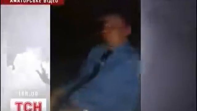 Пьяный ГАИшник ездил по пешеходному мосту.mp4 смотреть онлайн