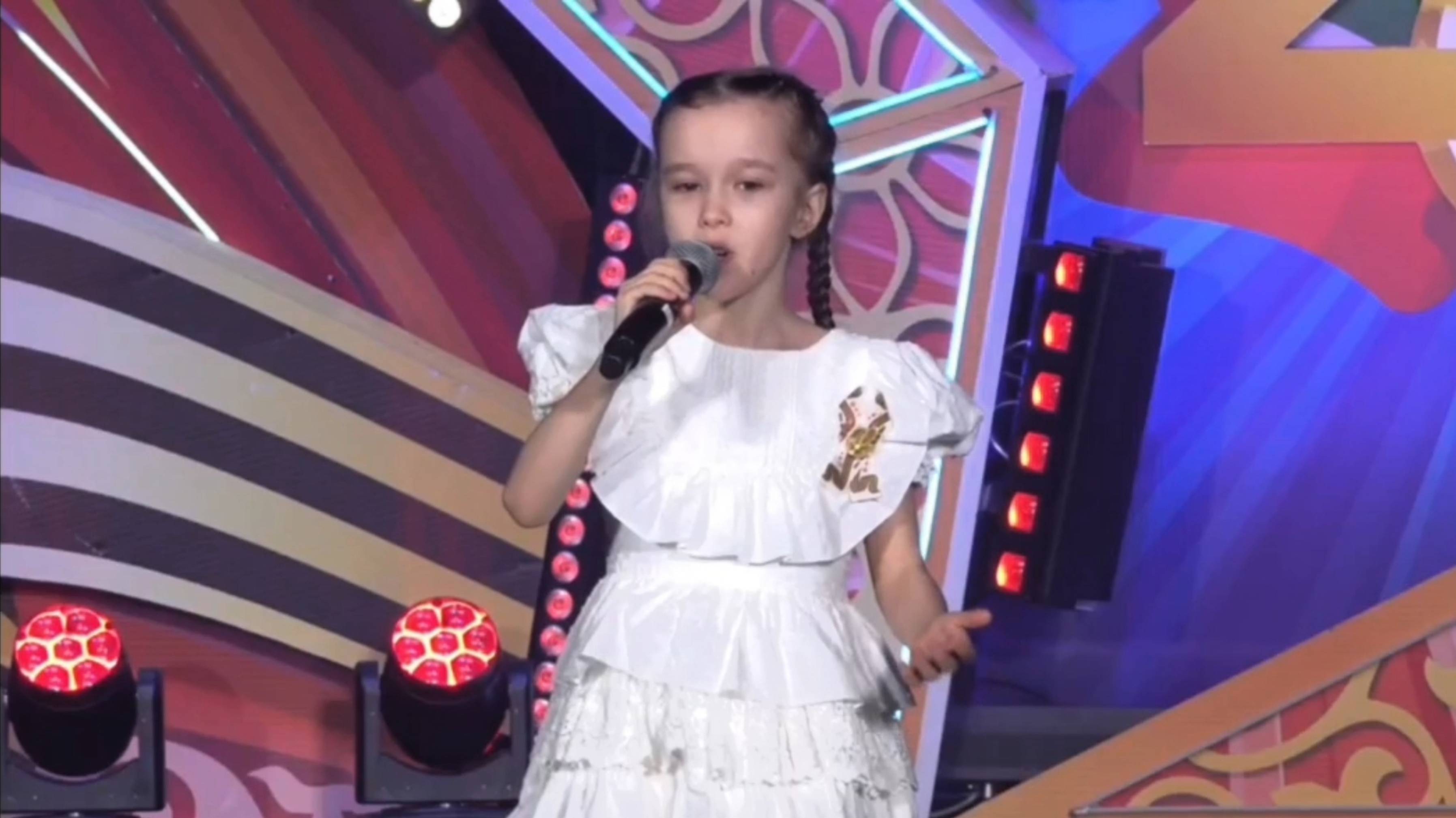 31.03.25-Леонтия Чихирина (номинация "конферанс" - средняя группа) - 1 выход смотреть онлайн