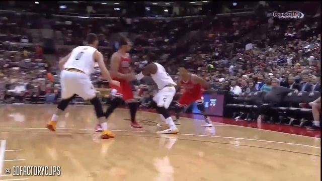 Derrick Rose Crossover on Kyrie Irving смотреть онлайн