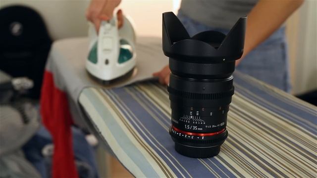 Rokinon 35mm T/1.5 Cine Lens Unboxing смотреть онлайн