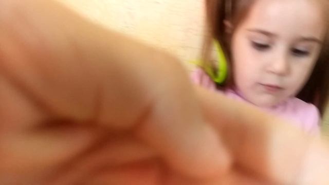 Открываем шоколадный шар Chupa Chups(shopkins) смотреть онлайн