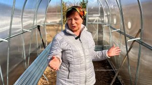 Высокие грядки в обновленной теплице.