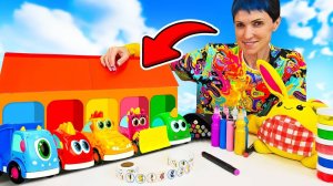 Как превратить коробку в крутой гараж для машинок? Маша Капуки и Лаки строят дом для Мокасов