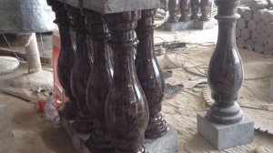 Балясины из тен браун на заводе в Китае