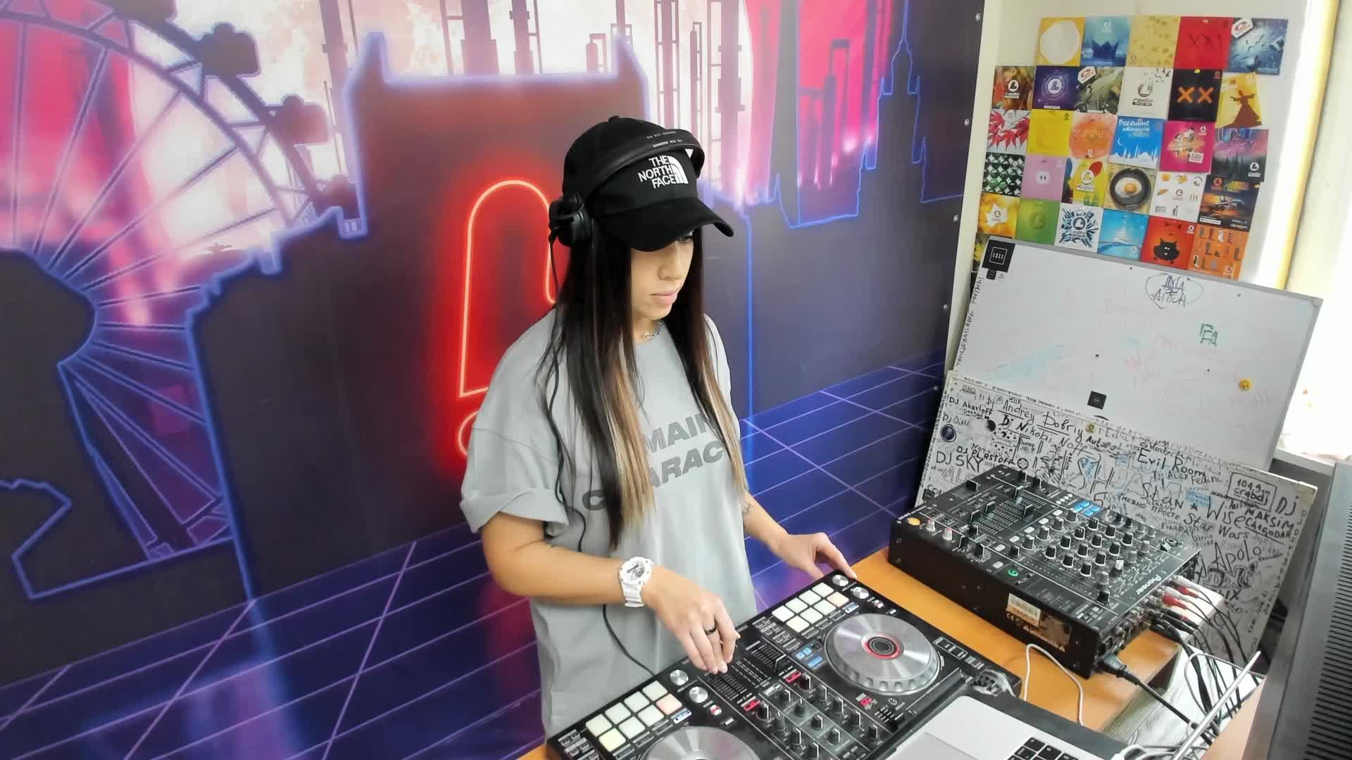 Живые игры 07.04.25 смотреть онлайн