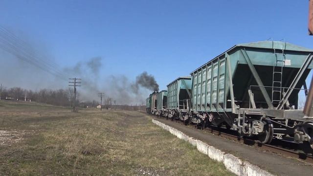 2ТЭ10М-2827А [УЗ-CFM] Freight train | Грузовой поезд смотреть онлайн