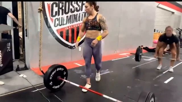 Zelos Games 0.1 Heat 1 CrossFit Workout with Danielle Brandon, Bethany Shadburne and Kari Pearce смотреть онлайн