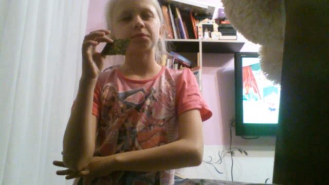 Пробую морскую капусту и чипсы