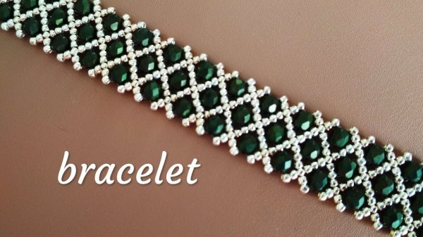 Красивый браслет. Из бусин и бисера. МК