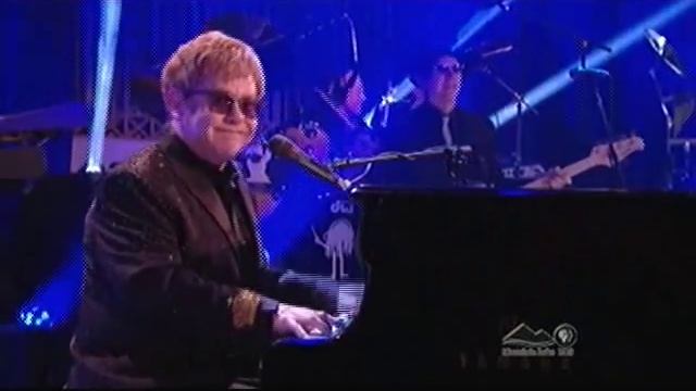 Elton John - I'm Still Standing (Live) смотреть онлайн