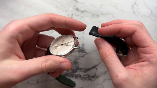 Nomos Metro 1101 Review: Lots to Love смотреть онлайн