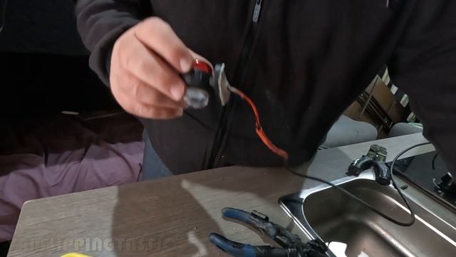 Installing outside night lights for safety. Iveco Daily . NOT FOR STEALTH CAMPING смотреть онлайн