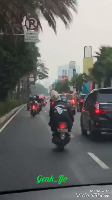 Bunda persiapan Wisuda hari ini ditemani Ayah Anang, kk Loly dan Jiel 👍👏👏👏😘 смотреть онлайн