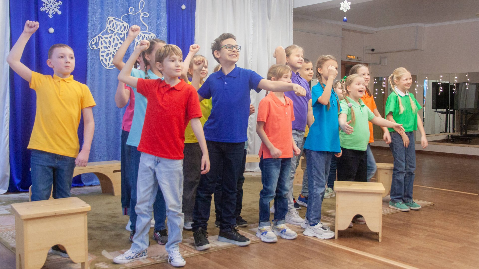 Видеовизитка Театральной студии "Страна чудес" , литературная композиция "Маме. С любовью"