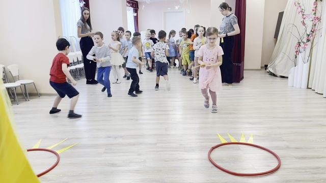 Музыкальный досуг "Я и солнышко-друзья!" 
Группа "Карамельки", группа "Зефирки".