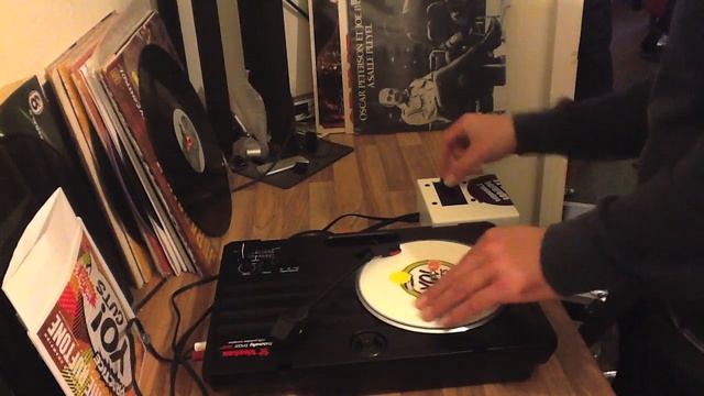 TableTurnsMore - Close Cuts Online Portable Scratch Battle смотреть онлайн