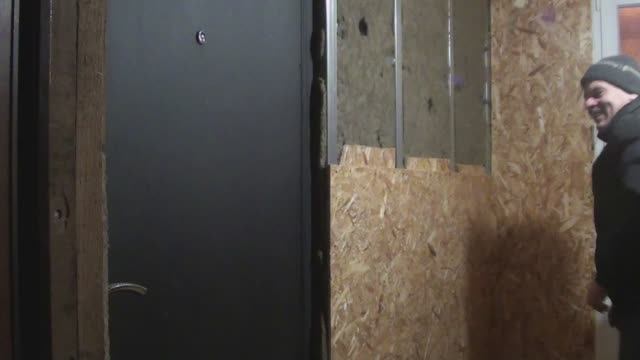 Закончили обшивать ОСП плитой веранду дома - бани. смотреть онлайн