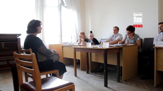 Заведующую детсадом хотели оштрафовать за нескошенную траву смотреть онлайн