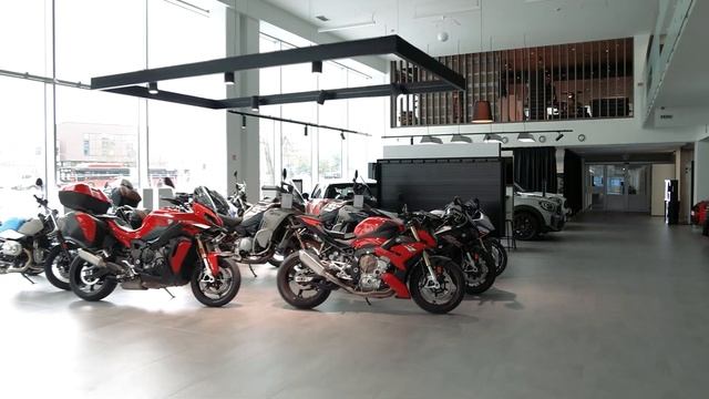 BMW Motorrad / Krasta Auto Vilnius смотреть онлайн