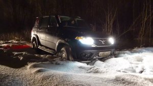 Застряли в лесу, замёрзли двери! Чиним замки, катаем новый маршрут! Бездорожье, сугробы, снег