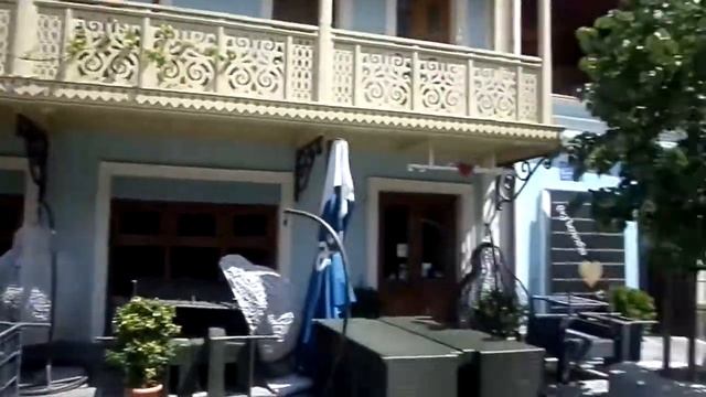 TBILISI. PROGULOCHANAIA ULICA-AGMASHENEBELI- GDE KLUBI, BARI, RESTORANI - KARANTIN PRODOLJAETSA.
