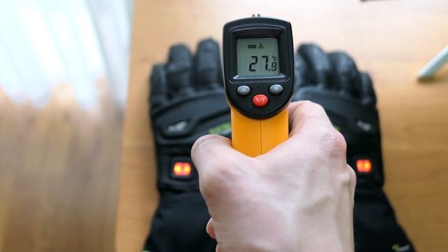 Podgrzewane rękawice motocyklowe MACNA Atom RTX - test смотреть онлайн