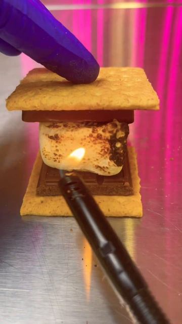 Peanut Butter S’mores Sans Campfire! 🔥 #peanutbutter