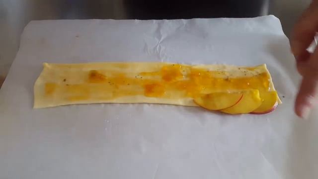 ROSE DI PASTA SFOGLIA ALLE PESCHE🍑RITA CHEF | Ricetta Facile, veloce ed economica. смотреть онлайн