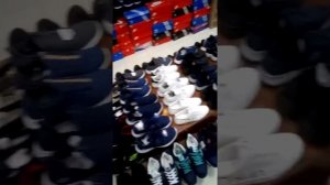Дешёвые кроссовки. 69 Nguyễn Thi Minh Khai. TIKI SPORT. Nha Trang. Лось-скидка 10 %.
