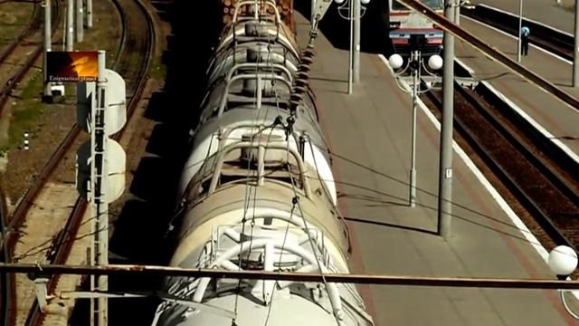 Электровоз ВЛ80т-511 с грузовым поездом смотреть онлайн