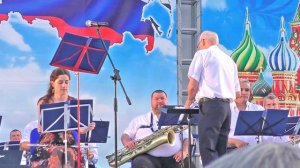 Анапа: выступление Духового оркестра Анапы на Театральной площади в День России 12 июня 2019 г.