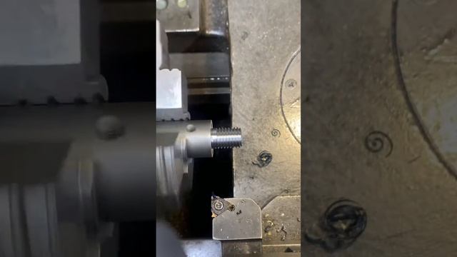Как нарезать резьбу на станке смотреть онлайн
