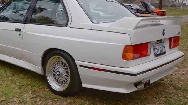 1989 BMW E30 M3 смотреть онлайн