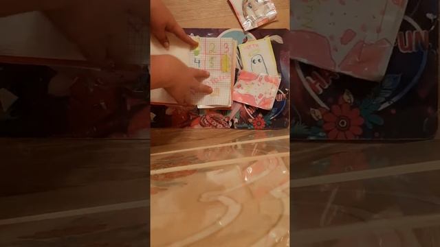 Ребят извините прошлые коллекции не было так как ролик у меня удалился. косметика и чехлы на телефо смотреть онлайн