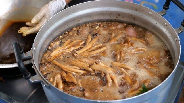 Thai Food - CENTURY EGGS AND DUCK FEET Aoywaan Bangkok Thailand смотреть онлайн
