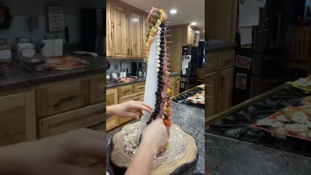 Mom of 8 Cooking Building a Charcuterie Tree #bigfamily #christmas #celebration #justthebells10 смотреть онлайн