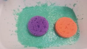 Выжимание губок. Бирюзовая паста. Полоскание губок. АСМР