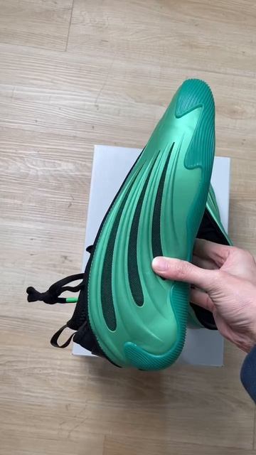 Баскетбольная модель Adidas Harden Vol.9 "Metamorphosis" смотреть онлайн