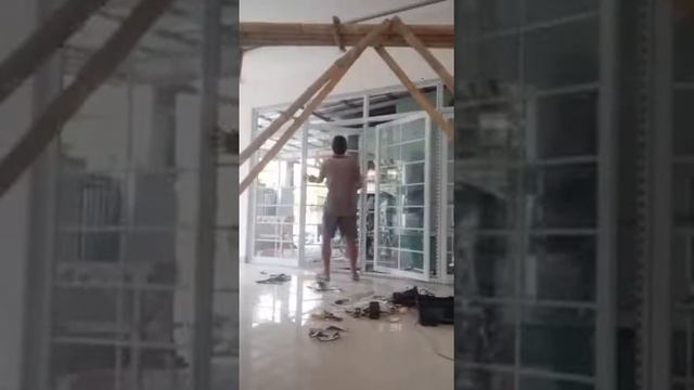 Door windows pivot смотреть онлайн
