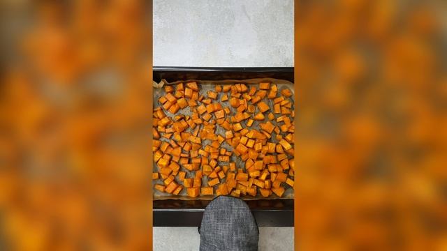 Салат с запеченным бататом🔥🔥🔥#салат #батат #шпинат #зож #пп