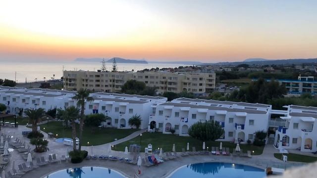 A Time Lapse of the sunrise at Louis Creta Aquapark & Spa смотреть онлайн