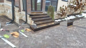 Монолитное крыльцо с подсветкой.